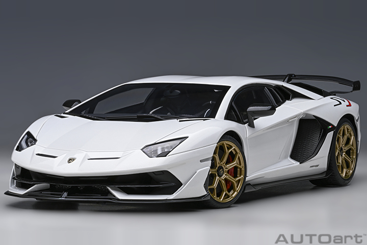 Lamborghini Aventador Svj (bianco Asopo/pearl Whit (AUTOart) 1/18