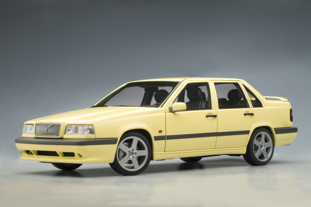 1995 Volvo 850 T-5R Sedan - Cream Yellow (AUTOart) 1/18