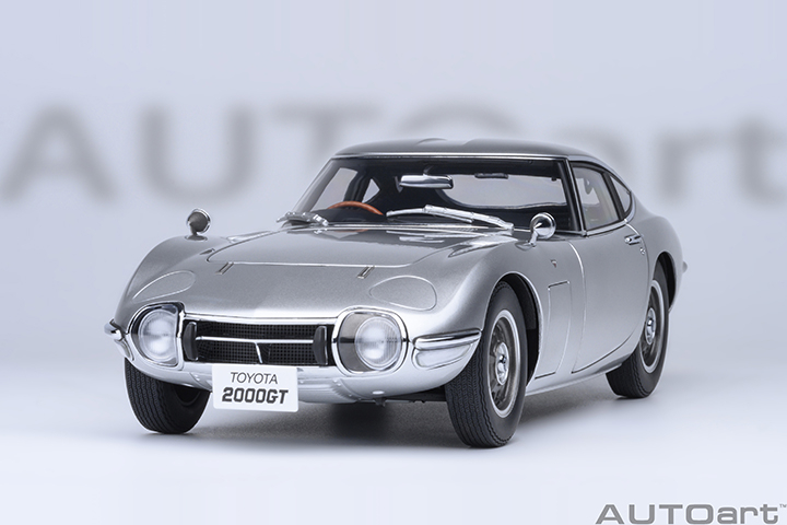 1967 Toyota 2000GT - Silver (AUTOart) 1/18