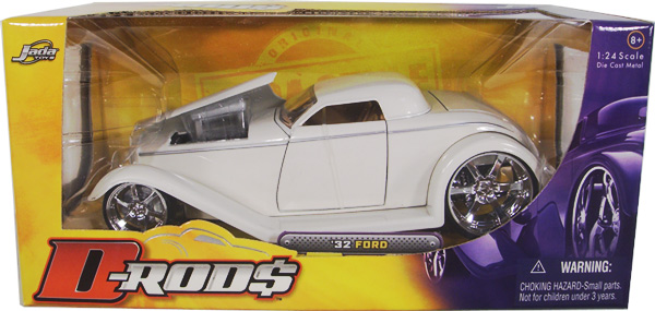 1932 Ford Hardtop w/ Fender - White (D-Rods) 1/24