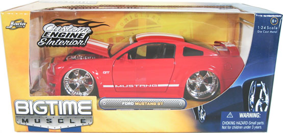2006 Ford Mustang GT - Red w/ White Stripes (DUB City Bigtime Muscle) 1/24