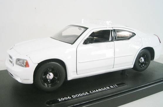 Dodge Charger R/T Unmarked Police Car - Plain White (DUB City) 1/24