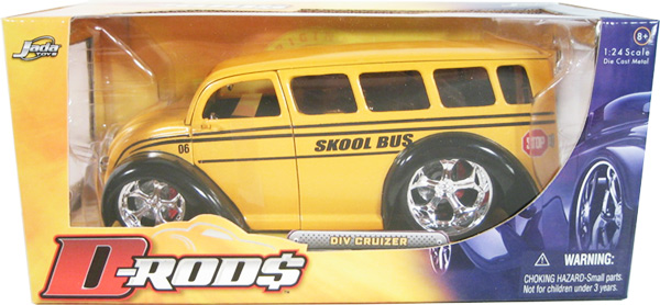 DIVCO Cruizer School Bus Diecast (Jada Toys D-Rods) 1/24