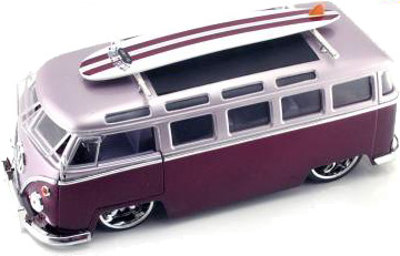 1962 VW Bus w/ Surfboard - Magenta (V-Dubs) 1/24