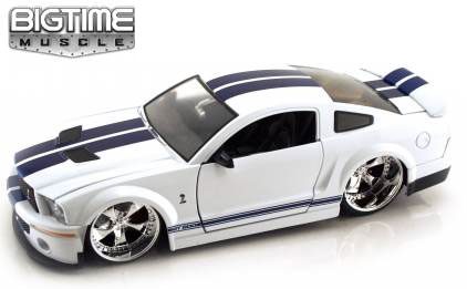2007 Shelby Mustang GT-500 - White w/ Cartelli Grazia Wheels (DUB City Bigtime Muscle) 1/24