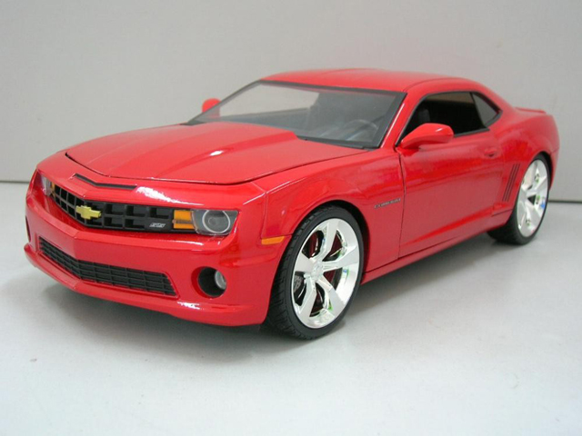 Chevy Camaro SS - Victory Red (DUB City) 1/18