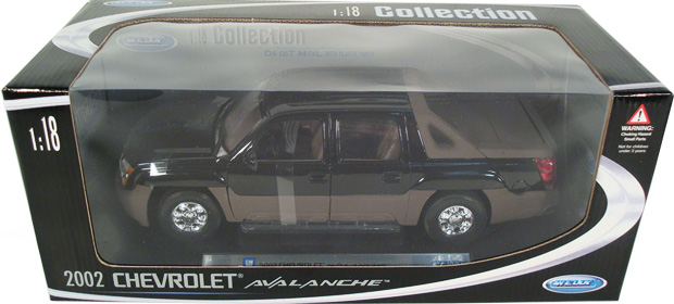 2002 Chevy Avalanche - Black (Welly) 1/18