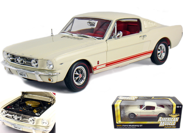 1965 Ford Mustang 2+2 Fastback - Wimbledon White (Ertl American Muscle) 1/18