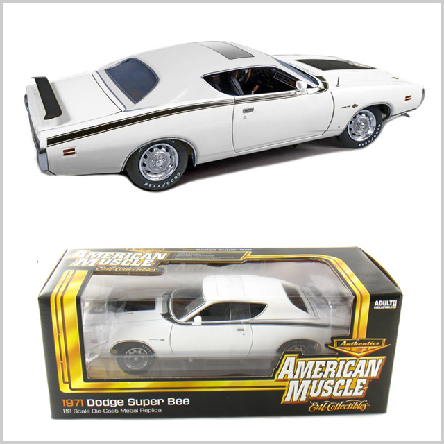 1971 Dodge Charger Superbee 426 Hemi - White (Ertl AutoWorld) 1/18