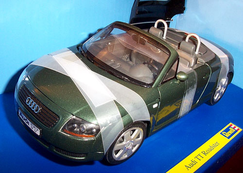 Audi TT Roadster - Green Metallic (Revell) 1/18