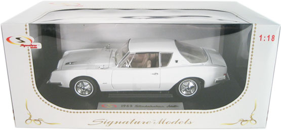 1963 Studebaker Avanti - White (Signature) 1/18