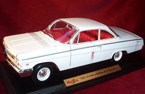 1962 Chevy Bel Air 409 V-8 Bubble Top - White (Maisto) 1/18