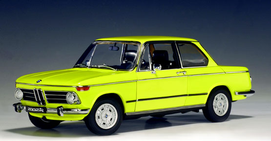 1971 BMW 2002 Tii - Golf Yellow (AUTOart) 1/18