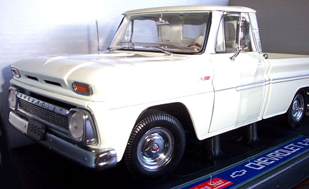 1965 Chevy C-10 Pickup - White (SunStar) 1/18