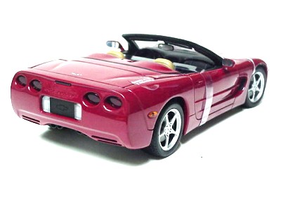 2000 Chevrolet Corvette C5 Convertible - Magnetic Red (UT Models) 1/18