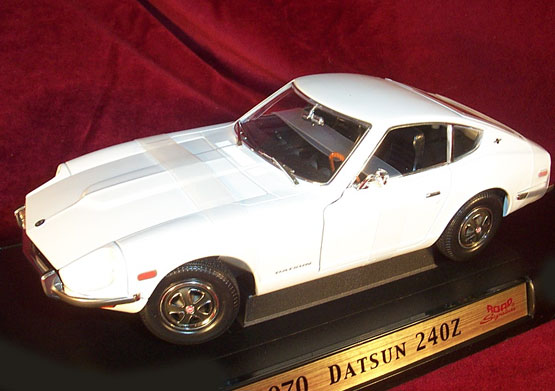 1970 Datsun 240Z - White (YatMing) 1/18