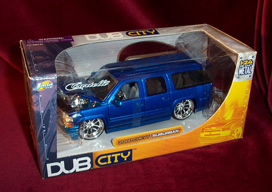 Chevy Suburban - Blue - Cartelli (DUB City) 1/24