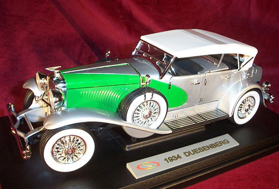 1934 Duesenberg - Silver w/ Green (Signature) 1/18