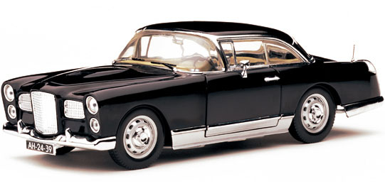 1957 Facel Vega HK500 - Black (Sun Star) 1/18