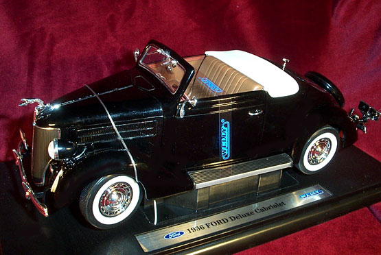 1936 Ford Deluxe Cabriolet - Black (Welly) 1/18