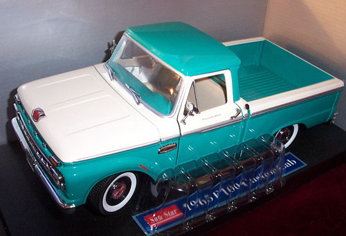 1965 Ford F100 Twin I-Beam - Caribbean Turquoise w/White (SunStar) 1/18