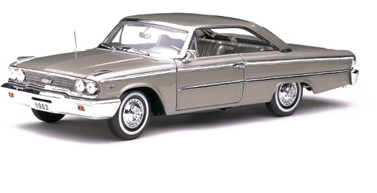 1963 Ford Galaxie 500 Hardtop - Champagne (SunStar) 1/18