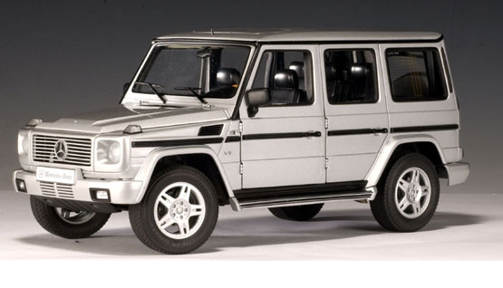 Mercedes-Benz G Model LWB - Brilliant Silver Metallic (AUTOart) 1/18