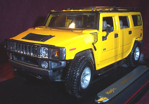 2003 Hummer H2 SUV - Yellow (Maisto) 1/18