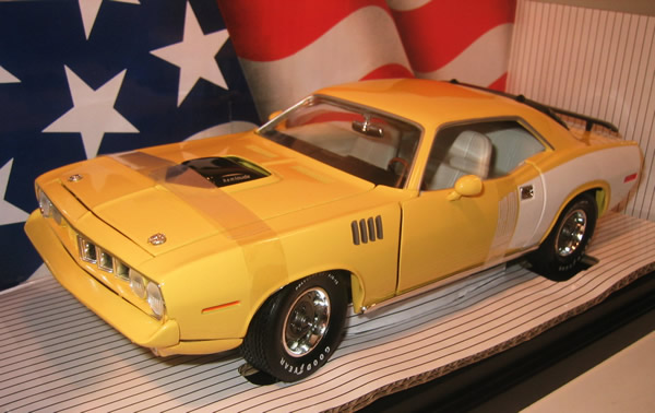 1971 Plymouth Hemi 'Cuda - Curious Yellow (Ertl) 1/18