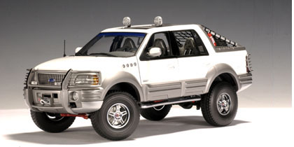 2000 Ford Expedition Himilaya - White (AUTOart) 1/18