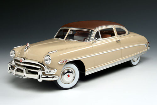 1952 Hudson Hornet Club Coupe - Boston Ivory/Texas Tan (Highway 61) 1/18