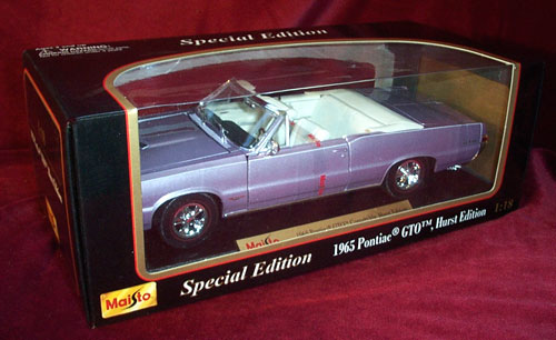 1965 Pontiac GTO Convertible Hurst Edition - Lavender (Maisto) 1/18