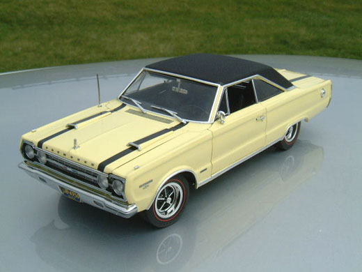 1967 Plymouth GTX 426 Hemi - Yellow (Highway 61) 1/18