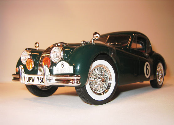 1949 Jaguar XK120 - Racing #6 (Signature) 1/18