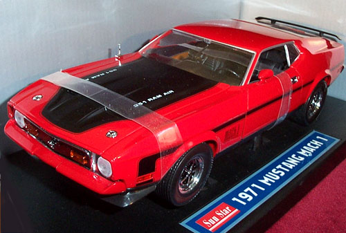 1971 Ford Mustang Mach 1 351 - Bright Red (SunStar) 1/18