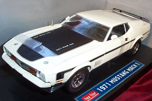 1971 Mustang Mach 1 351 - White (SunStar) 1/18