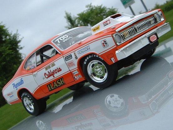 1971 Plymouth Duster Pro Stock - Butch Leal the 'California Flash' (MIC) 1/18