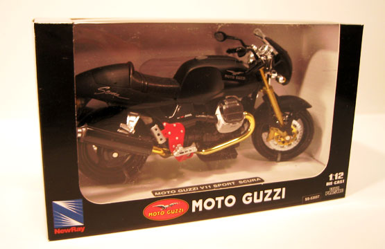 Moto Guzzi V11 Sport Scura - Black (NewRay) 1/12