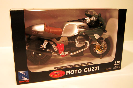 Moto Guzzi V11 Le Mans Tenni - Green (NewRay) 1/12