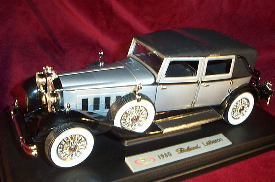 1930 Packard LeBaron - Silver (Signature) 1/18