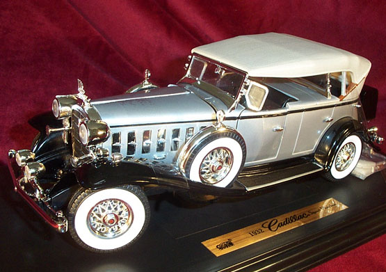 1932 Cadillac Sport Phaeton - Black & Silver (Anson) 1/18