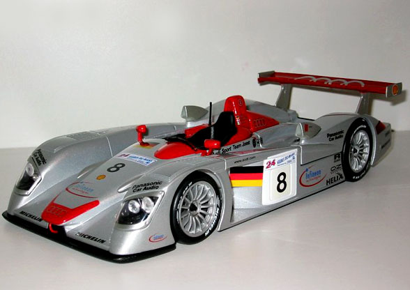 2000 Audi R8 #8 Le Mans Sieger (Maisto) 1/18