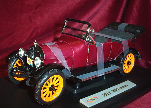 1917 Reo Touring - Burgundy (Signature Models) 1/18