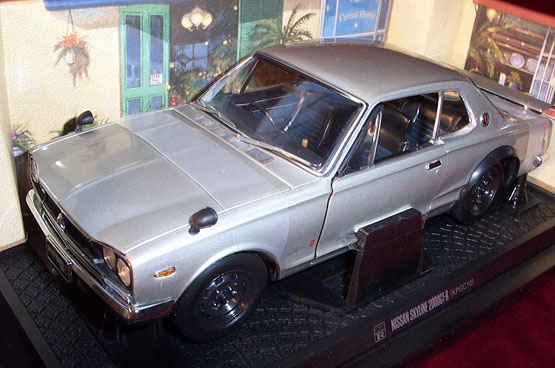 Nissan Skyline 2000GT-R - Silver (Kyosho) 1/18