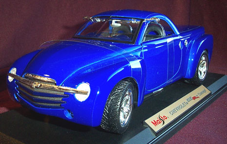 2000 Chevy SSR Concept Coupe - Metallic Blue (Maisto) 1/18