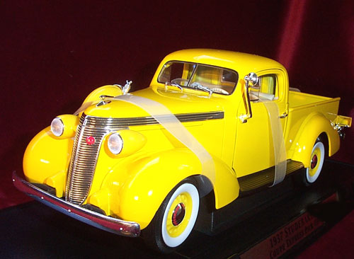 1937 Studebaker Coupe Express Truck - Yellow (YatMing) 1/18