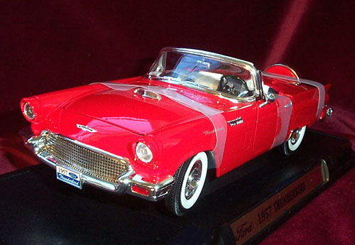 1957 Ford Thunderbird - Red (YatMing) 1/18
