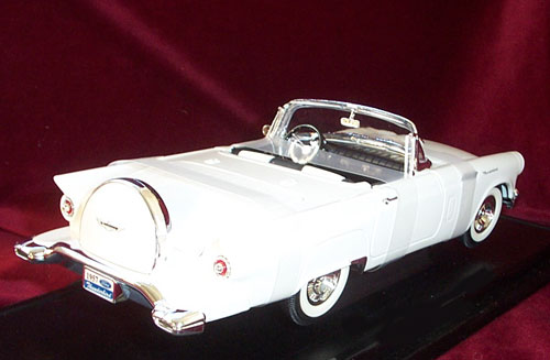 1957 Ford Thunderbird - White (YatMing) 1/18