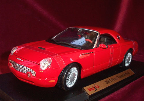 2002 Ford Thunderbird - Red (Maisto) 1/18