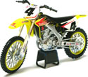 2006 Suzuki RM-Z450 #4 Ricky Carmichael (NewRay) 1/12